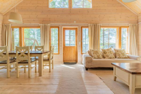 Patalaiska Cottage with private beach